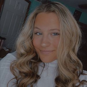 Meet your Posher, Dana